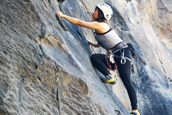 rock-climbing-in-natural-space