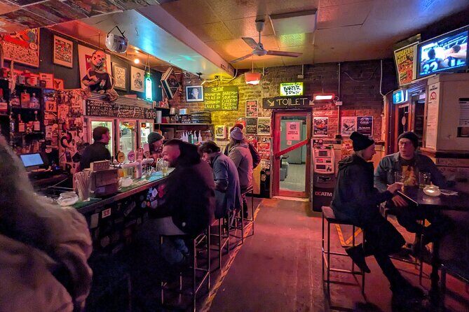Rock'n'roll venues pub crawl including 2 free drinks and history - Key Points