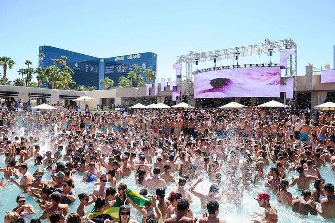rockstar-pool-party-crawl-w-vip-entry-party-bus-ride