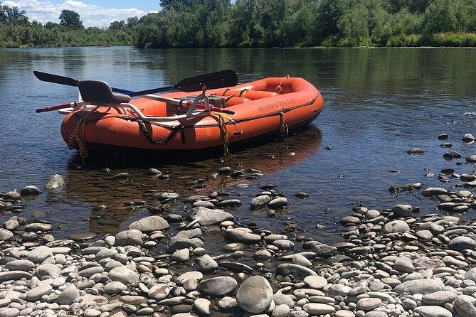 rogue-river-family-float-discovery-park-rafting-and-kayaking