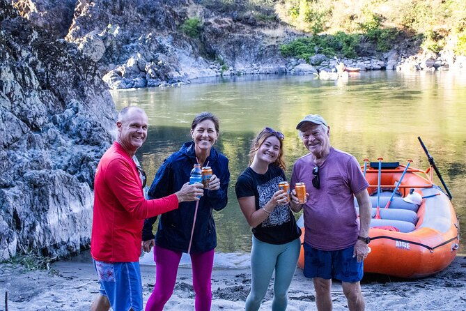 rogue-river-golden-hour-evening-float-trip