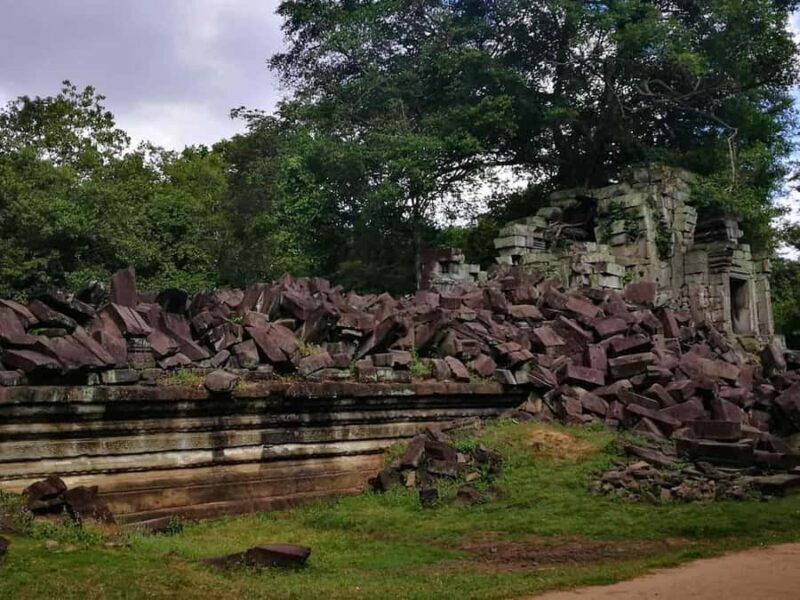 Roluos Group, Beng Mealea & Floating Village Private Tour - Key Points