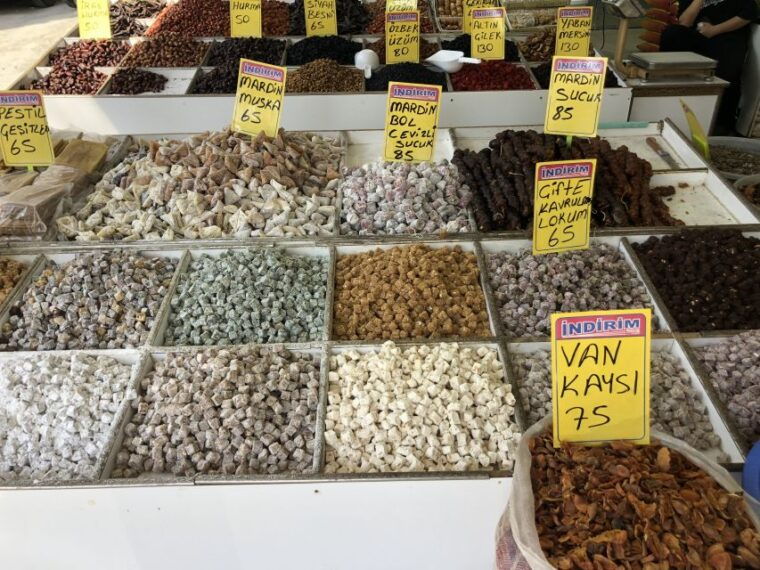 roman-aqueduct-sehzade-mosques-womens-market