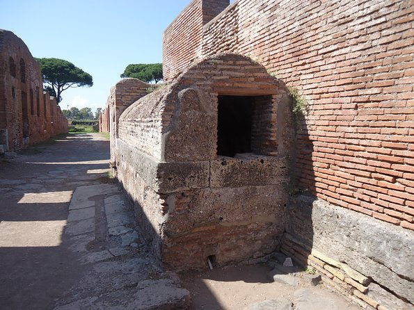roman-mysteries-family-tour-of-ostia-antica