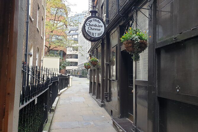 Roman Ruins to Blitz Bombings: A Walking Tour of London's Fiery History - FAQ
