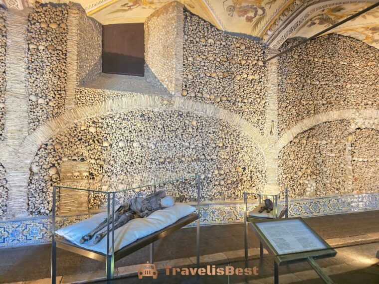 roman-temple-of-evora-chapel-of-bones-cathedral-of-evora