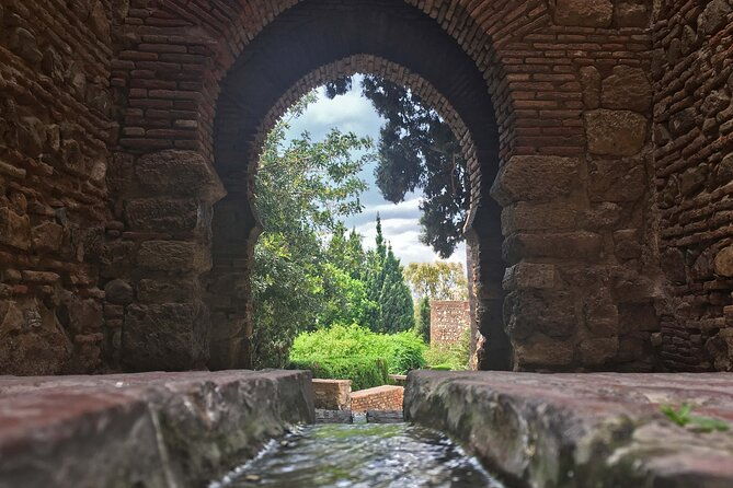 roman-theatre-and-alcazaba-of-malaga-tour