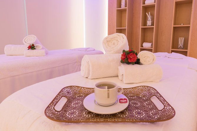 romantic-couple-massage-spa-entry-and-private-jacuzzi-with-cava