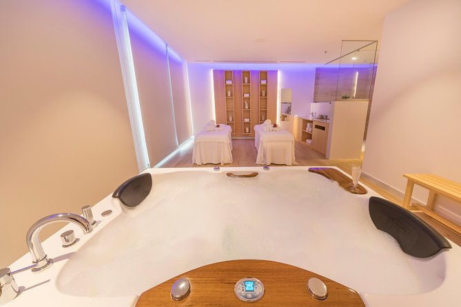 romantic-couple-massage-spa-entry-and-private-jacuzzi-with-cava