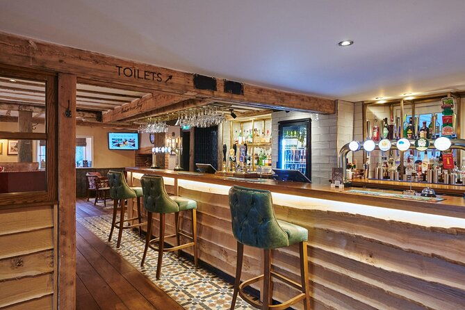 romantic-day-out-in-surrey-with-wine-tasting-for-couples