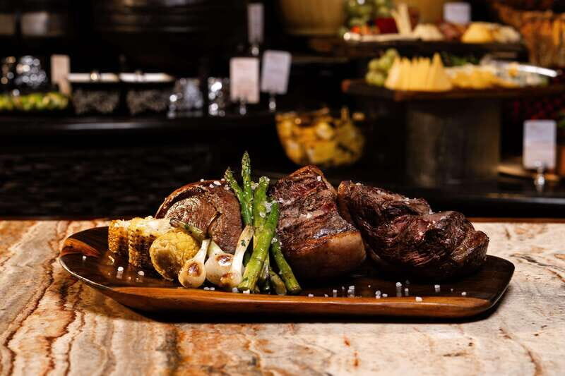 Romantic Dinner at Bovinos Steakhouse - Key Points