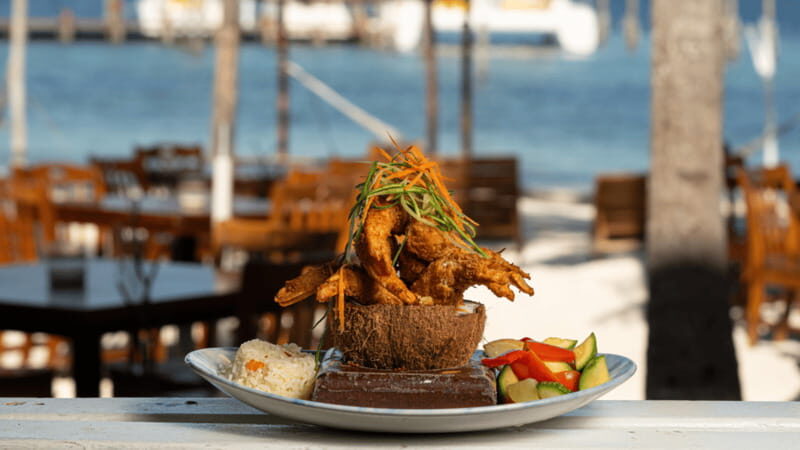 Romantic dinner in front of the sea - Key Points