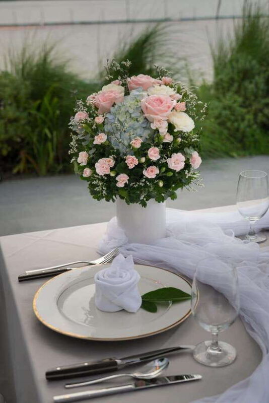 romantic-dinner-kalanan-riverside-resort
