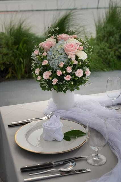 romantic-dinner-kalanan-riverside-resort