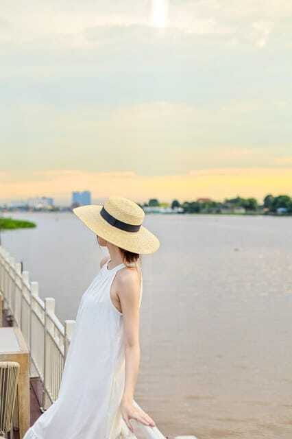 romantic-dinner-kalanan-riverside-resort