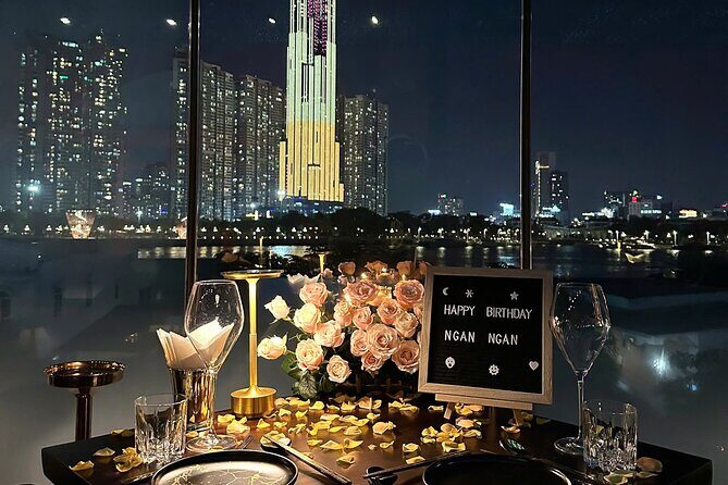 Romantic Honeymoon Dinner Tour With Sightseeing Cruise On River - What to Expect from the Experience