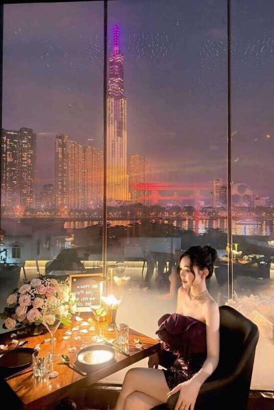 Romantic Honeymoon Dinner With Sightseeing Cruise On River - Who Would Love This Tour?