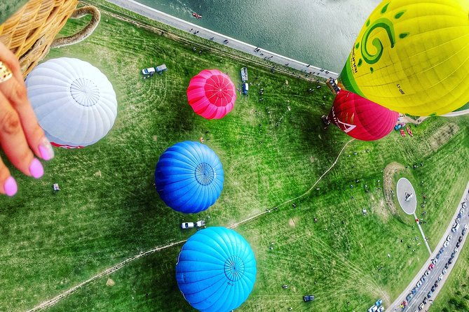 romantic-hot-air-balloon-flight-over-vilnius-or-trakai