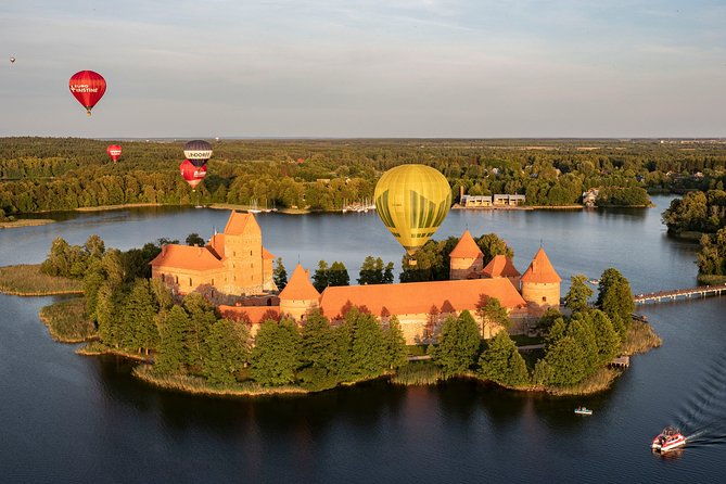 romantic-hot-air-balloon-flight-over-vilnius-or-trakai