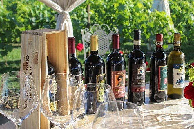 romantic-lunch-in-the-vine-rows-in-tuscany