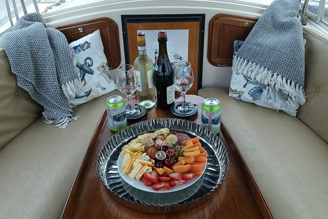 romantic-luxury-boat-cruise-with-wine-cheese-sea-liontours