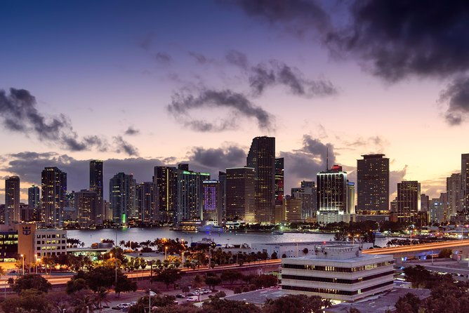 romantic-miami-50-min-plane-tour-with-champagne-valentines-day