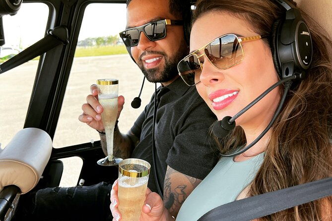romantic-miami-helicopter-tour-with-champagne