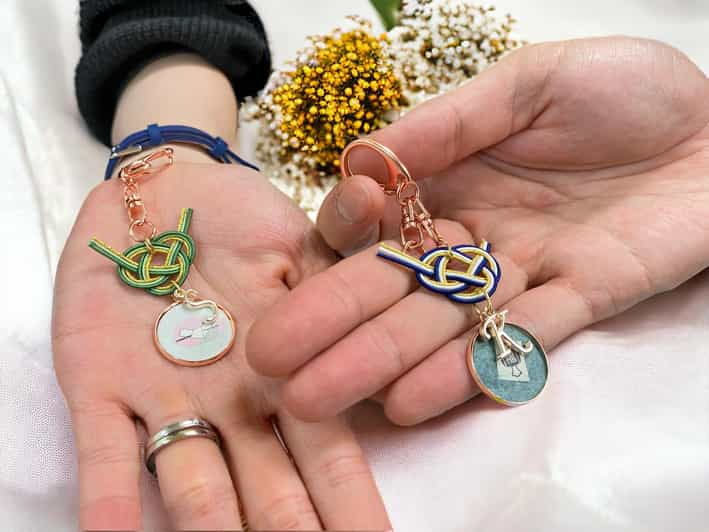 romantic-mizuhiki-knot-and-omikuji-washi-charm-workshop-ueno