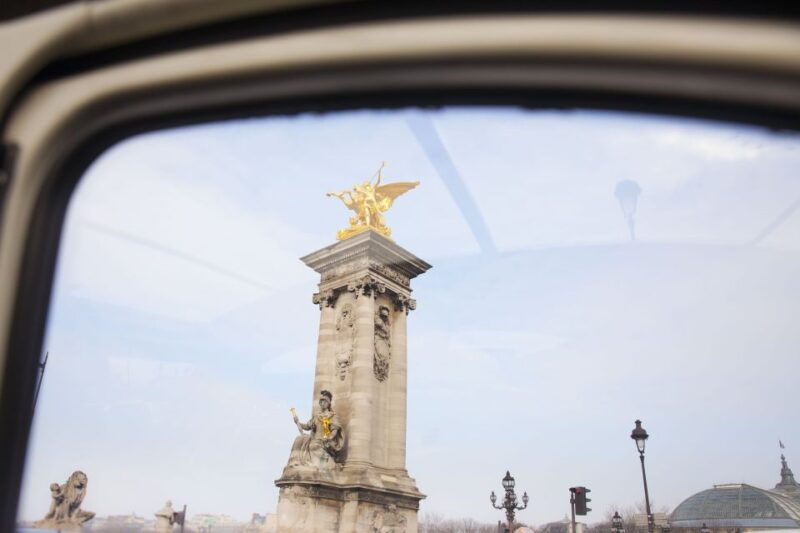 romantic-paris-vintage-citroen-2cv-tour