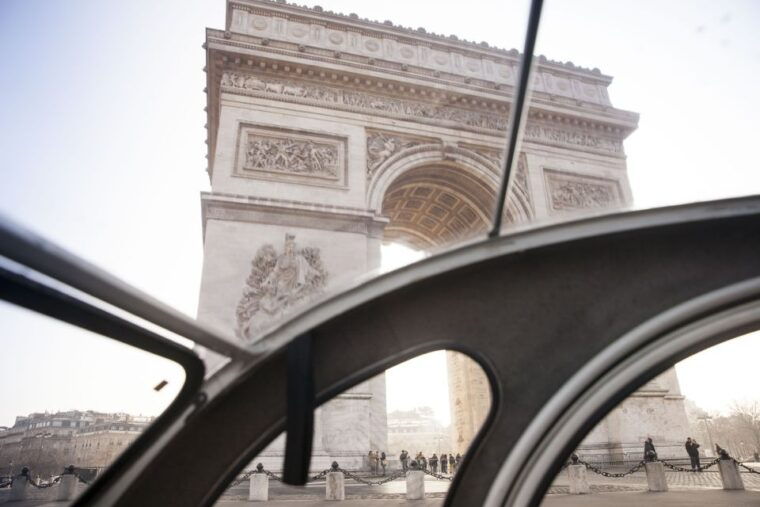 romantic-paris-vintage-citroen-2cv-tour