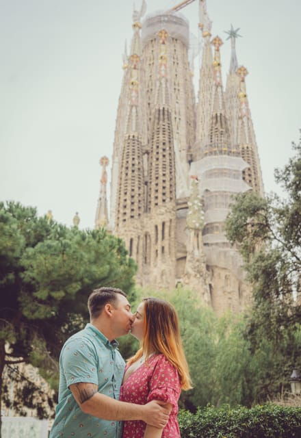 romantic-photoshoot-experience-for-couples-in-barcelona