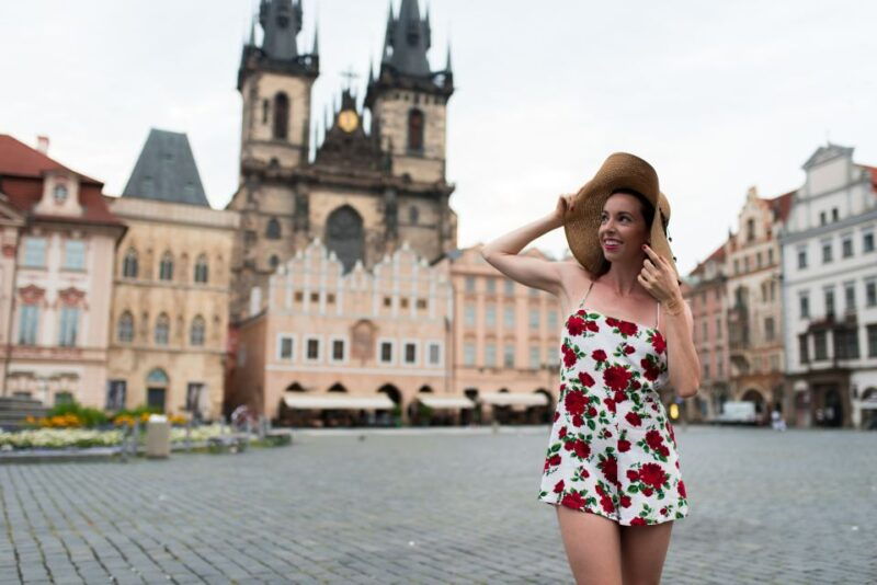romantic-photoshoot-experience-for-couples-in-prague