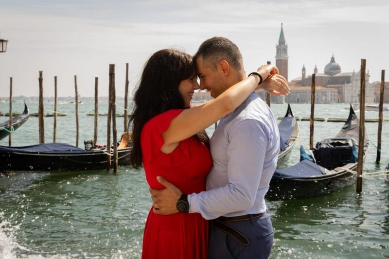 romantic-photoshoot-experience-for-couples-in-venice
