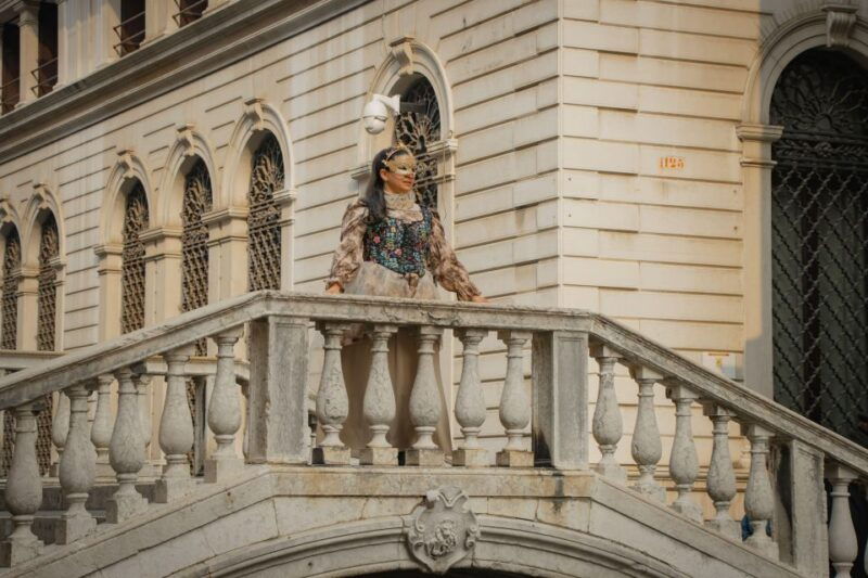 romantic-photoshoot-experience-for-couples-in-venice