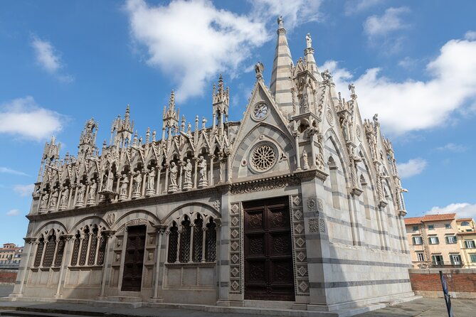 romantic-pisa-exploration-game-and-tour