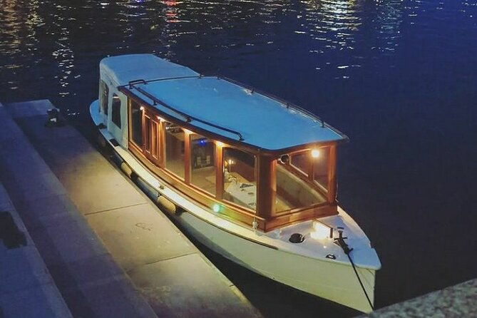 romantic-private-boat-tour-amsterdam
