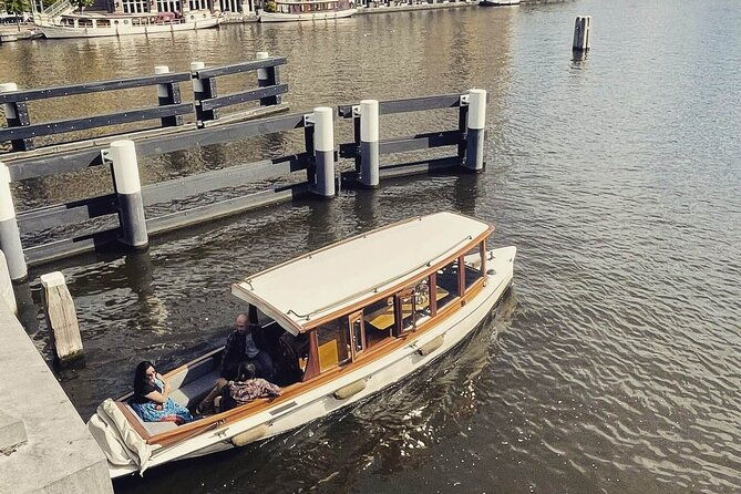 romantic-private-boat-tour-amsterdam
