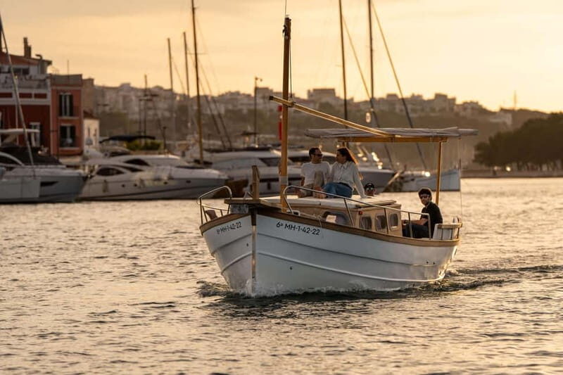 Romantic private tour of the Port of Mahón - Classic Llaut - The Itinerary: What to Expect