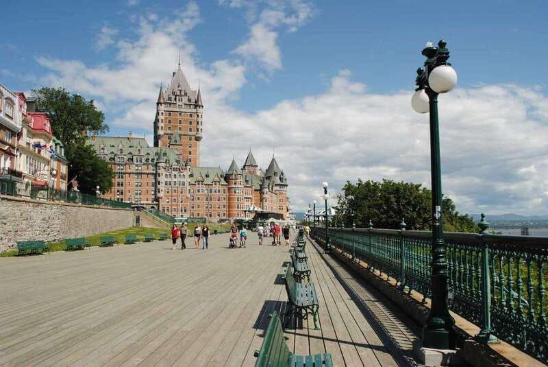 romantic-stroll-in-quebec-walking-tour-for-couples