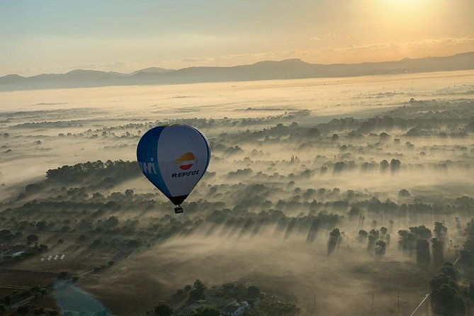 romantic-sunrise-balloon-tour-in-majorca