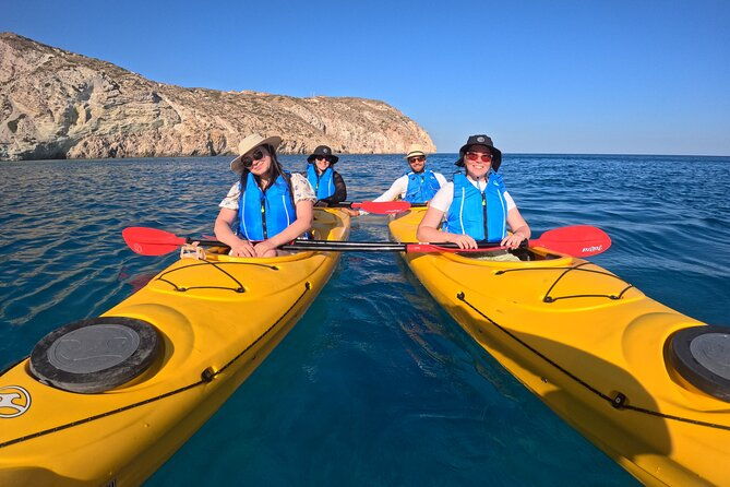 romantic-sunset-kayaking-tour-in-milos