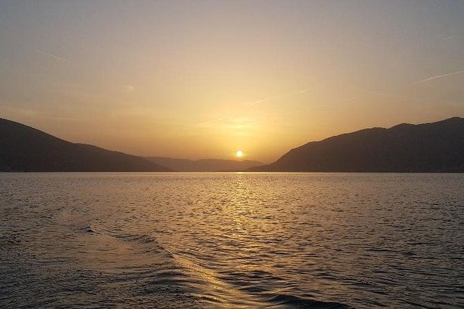 romantic-sunset-tour-in-boka-bay-by-speedboat