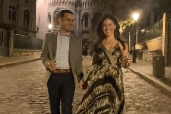 romantic-tour-of-paris-in-a-vintage-luxury-open-top-french-car