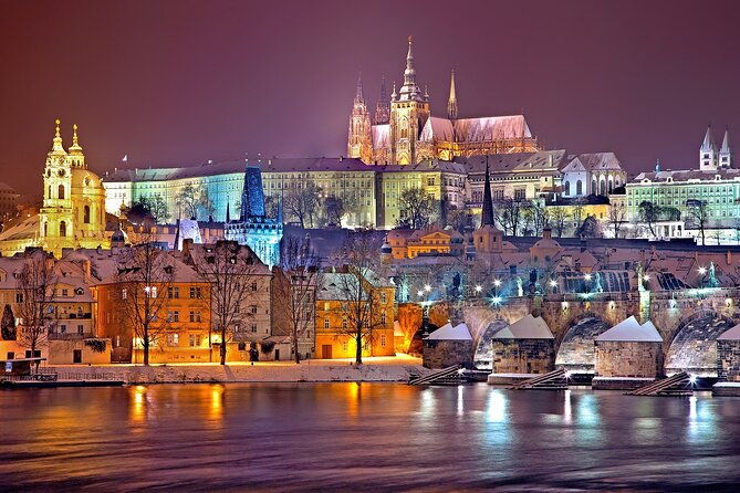 romantic-walk-for-couples-with-pro-photographer-100-pictures-for-you