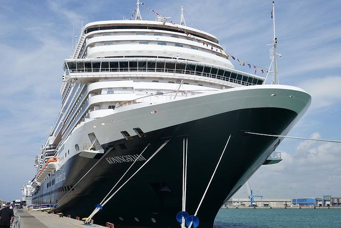 rome-airport-fco-transfer-to-civitavecchia-port-by-luxury-van