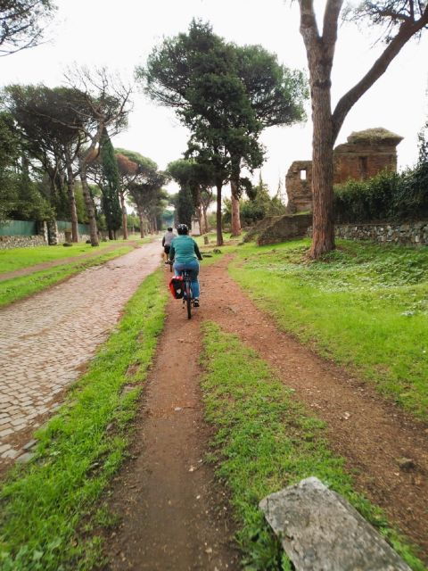 rome-appian-way-catacomb-sunset-e-bike-tour-with-aperitif