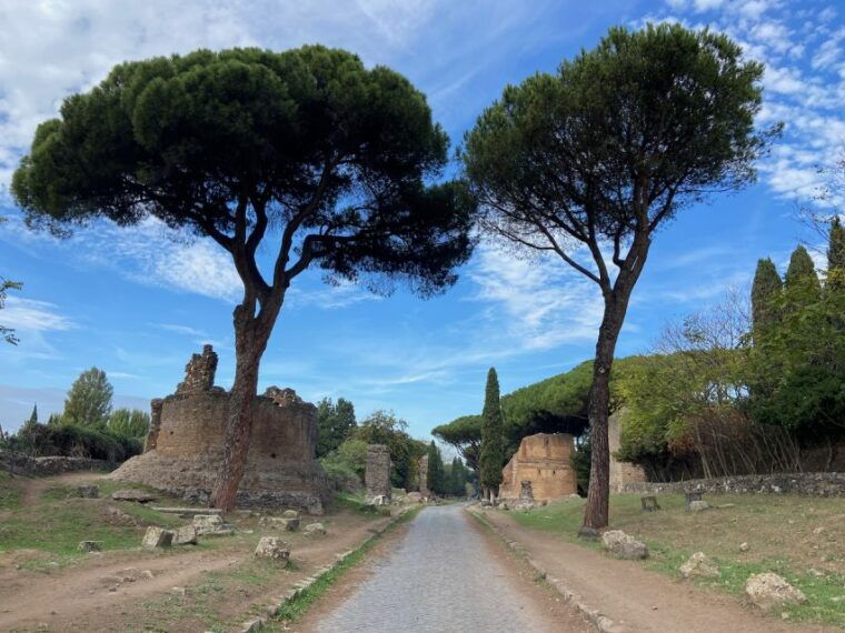 rome-appian-way-guided-tour-on-e-bike-with-italian-aperitif