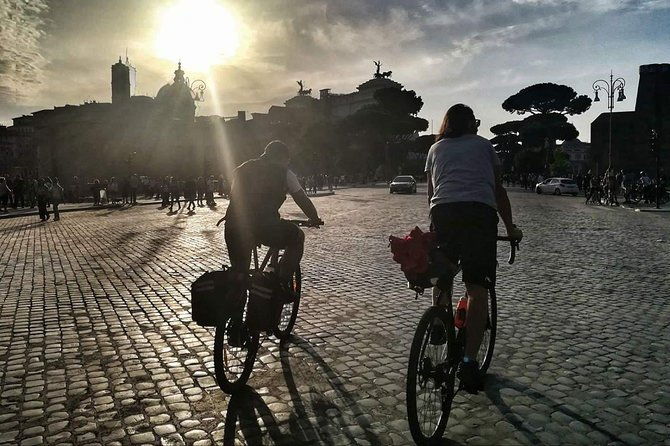 rome-at-sunset-is-magic-on-two-wheels
