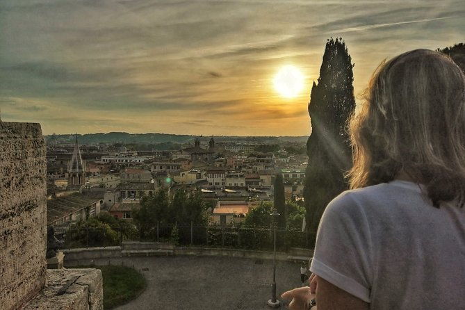 rome-at-sunset-is-magic-on-two-wheels