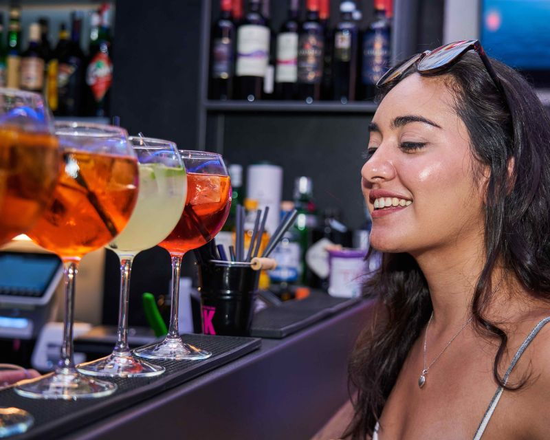 rome-bar-crawl-with-local-guide-drinks